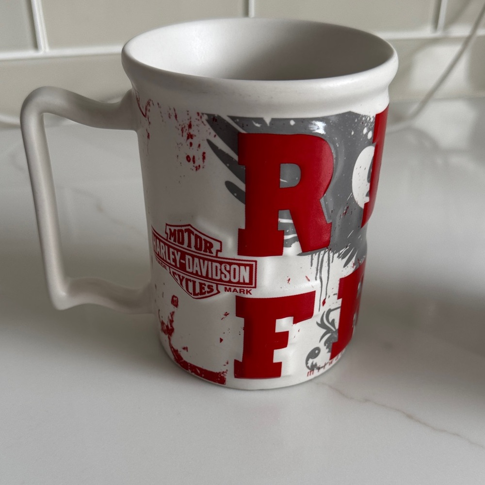 Harley-Davidson Black and Red Graphic Mug Bundle - Picture 2 of 6